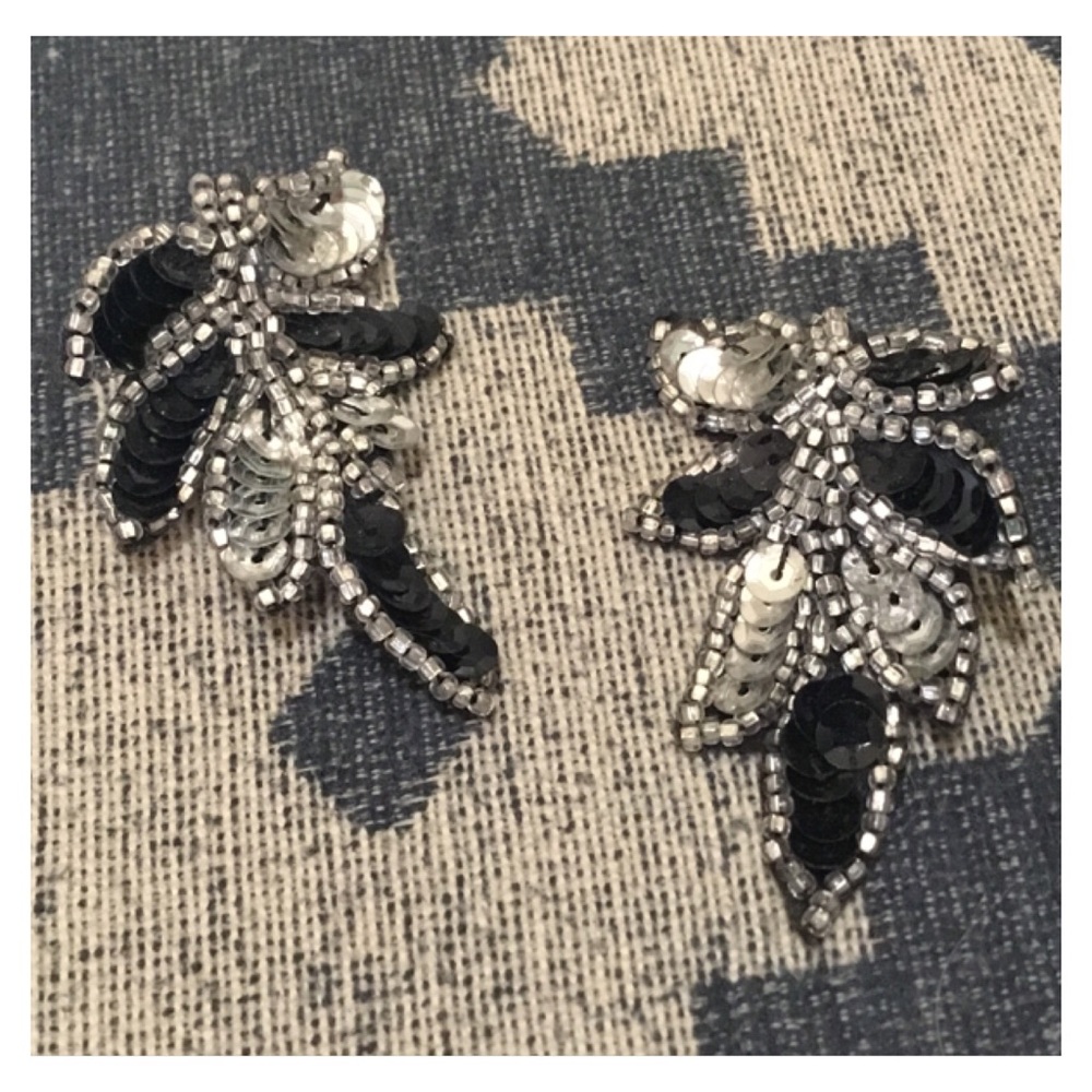 Cute Handmade Black Silver Sequins Leaf Studded Earrings